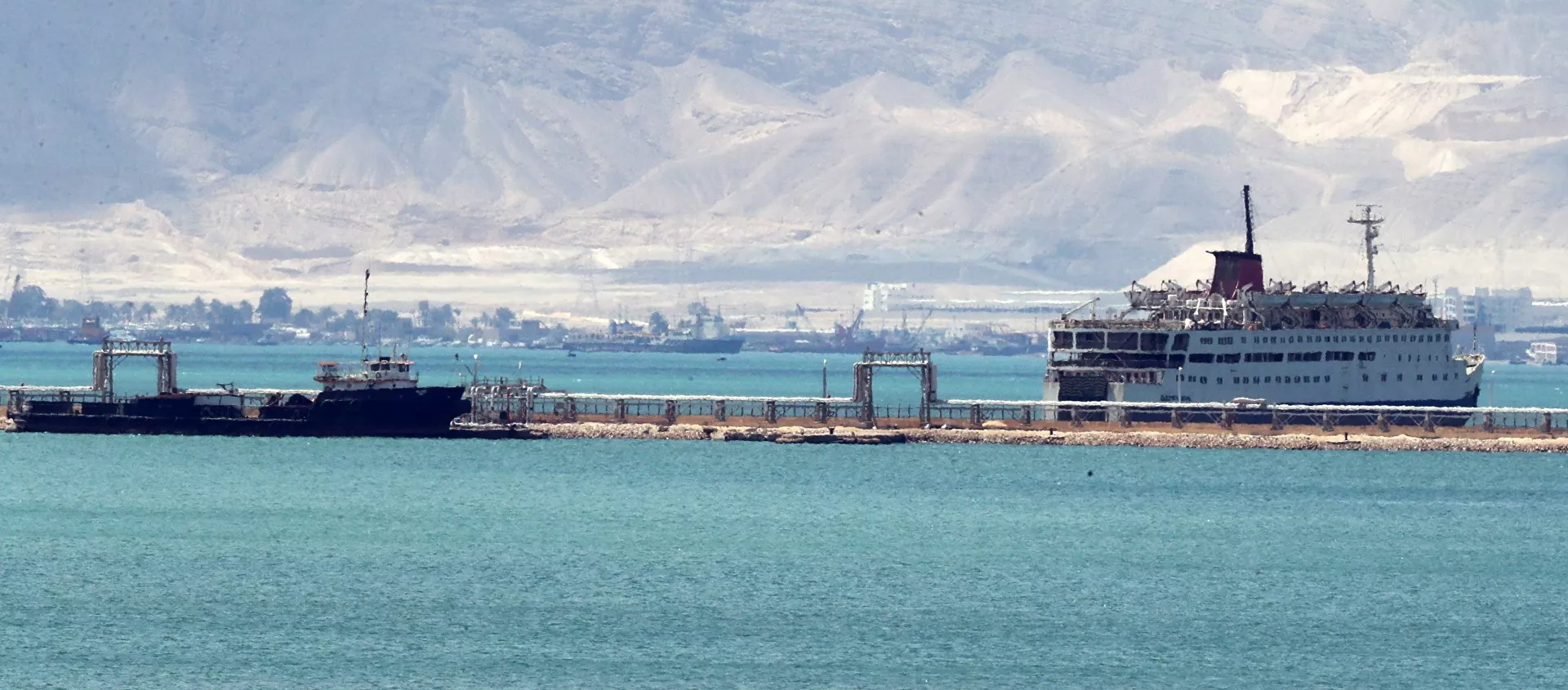 محاولات تعويم السفينة العملاقة إيفر جيفن في قناة السويس، مصر 29 مارس 2021 - سبوتنيك عربي, 1920, 15.05.2021