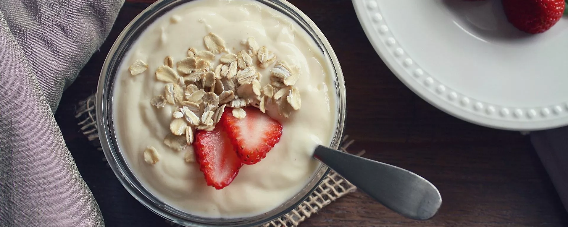 زبادي بالفراولة - سبوتنيك عربي, 1920, 16.05.2021