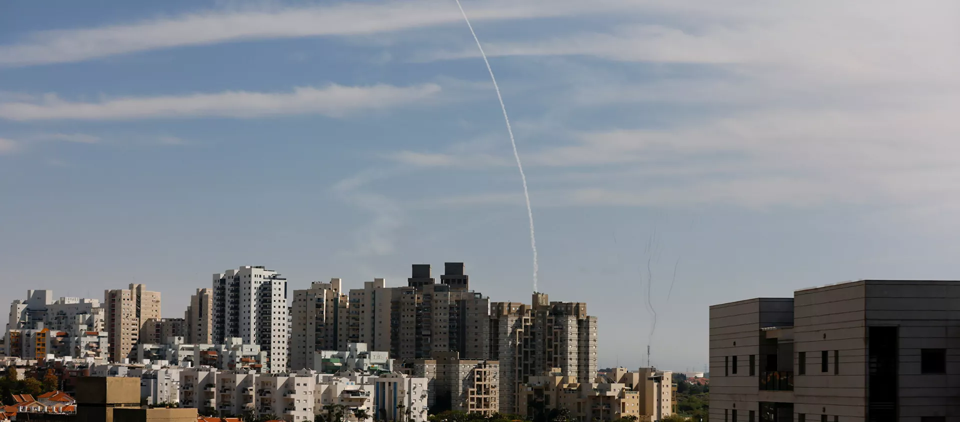 القبة الحديدية تتصدى صواريخ المقاومة الفلسطينية من قطاع غزة باتجاه أراضي غلاف غزة، عسقلان، فلسطين 16 مايو 2021 - سبوتنيك عربي, 1920, 23.05.2021