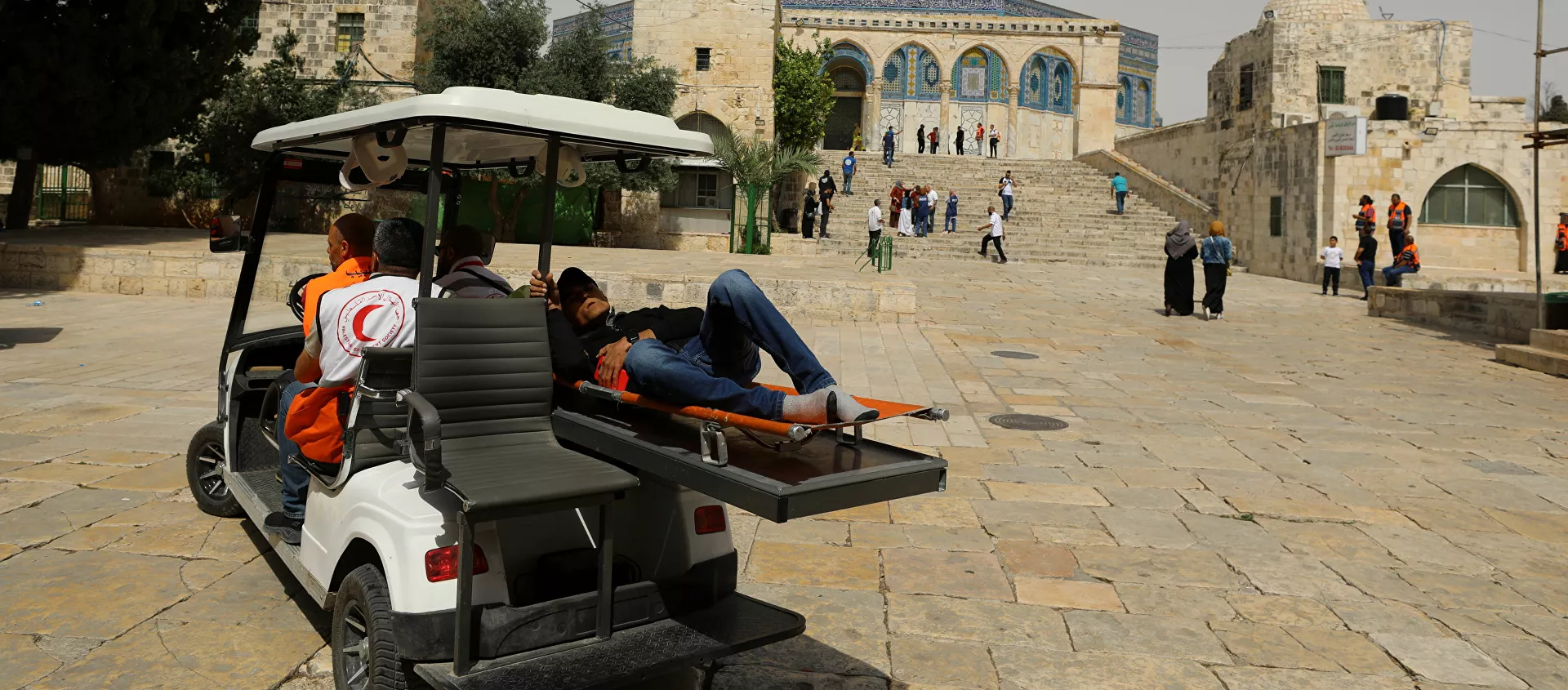 الهلال الأحمر يستنفر جميع أطقمه الطبية بعد إصابة العشرات في المسجد الأقصى والضفة، 21 مايو 2021 - سبوتنيك عربي, 1920, 21.05.2021