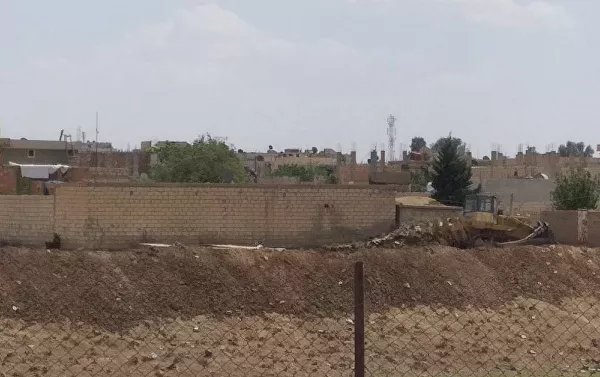 قسد ترفع السواتر الترابية قبيل الانتخابات الرئاسية قسد ترفع السواتر الترابية قبيل الانتخابات الرئاسية - سبوتنيك عربي