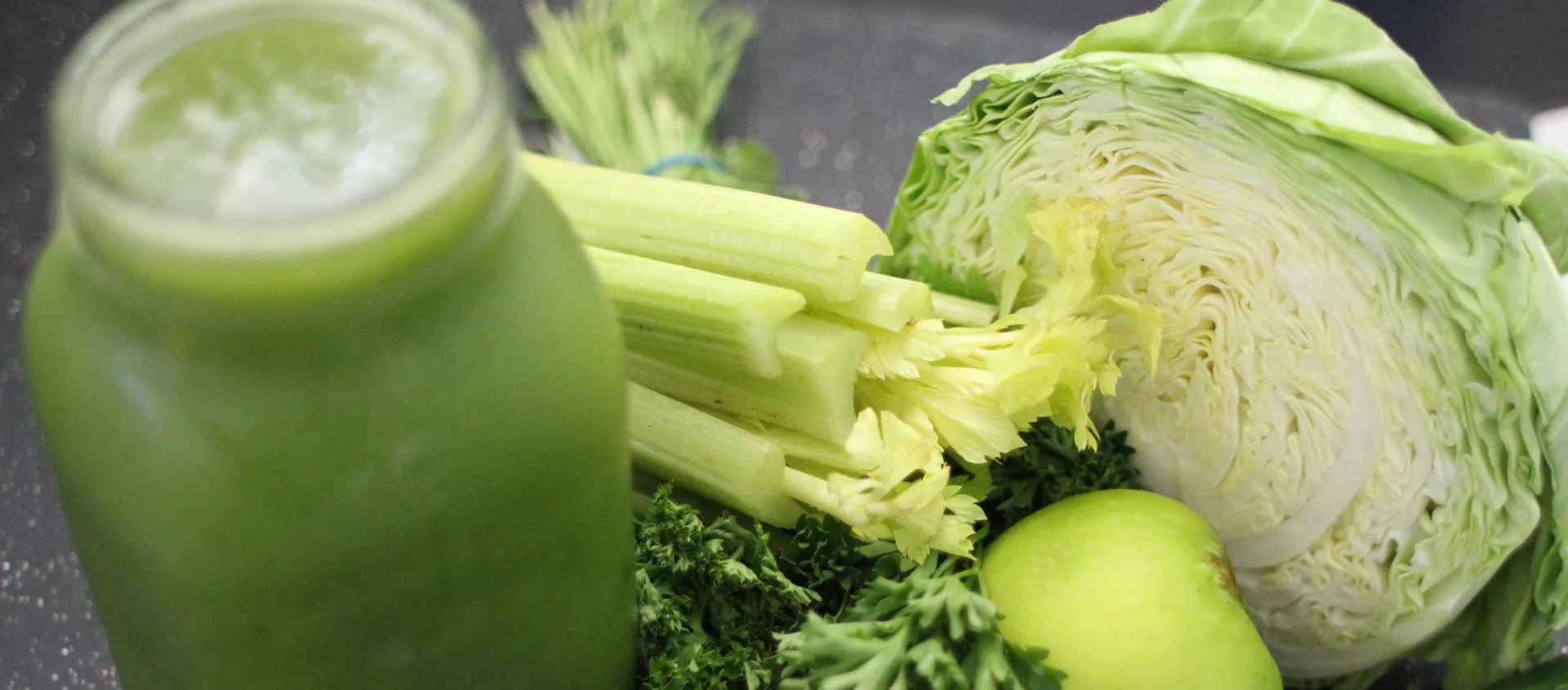 الكرفس مع بعض الخضراوات وعصير الكرفس - سبوتنيك عربي, 1920, 02.07.2021