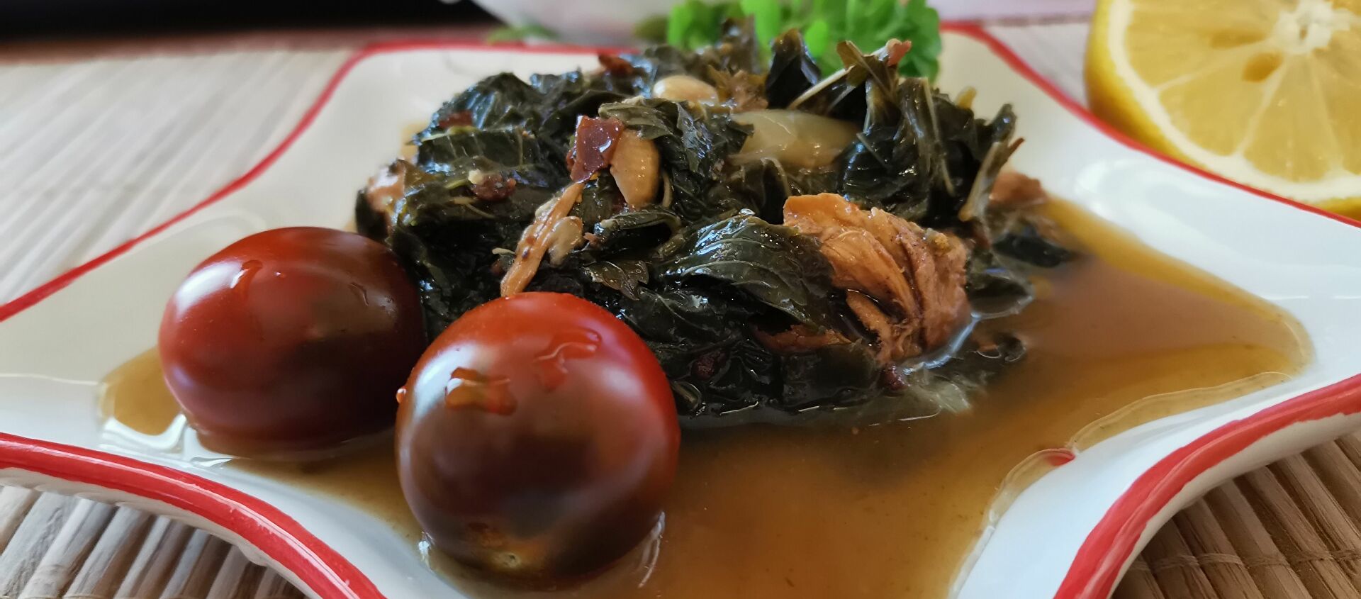 وجبة الملوخية مع الحامض والبندورة والدجاج من الوجبات الشهيرة في الشرق الأوسط - سبوتنيك عربي, 1920, 10.07.2021