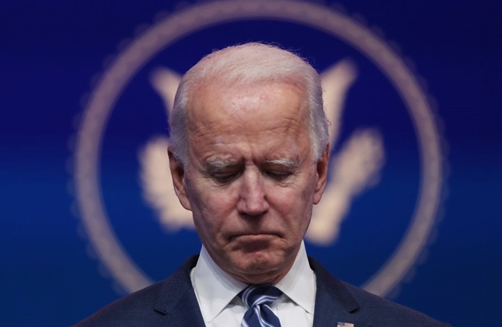 البيت الأبيض يرفض دعوات استقالة بايدن بسبب أفغانستان