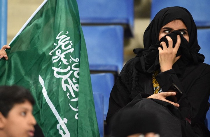 فتاة سعودية تكتشف عائلتها الثرية بعد 35 عاما وتأخذ تعويضا