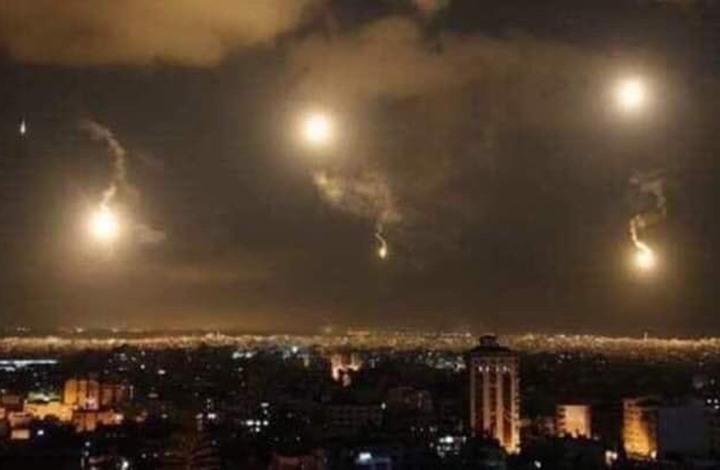 سانا: الدفاعات الجوية تتصدى لأهداف معادية في سماء دمشق