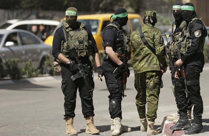 سخرية من تدوينة لإعلامي تونسي عن القسام.. "كتالوغ مصري"