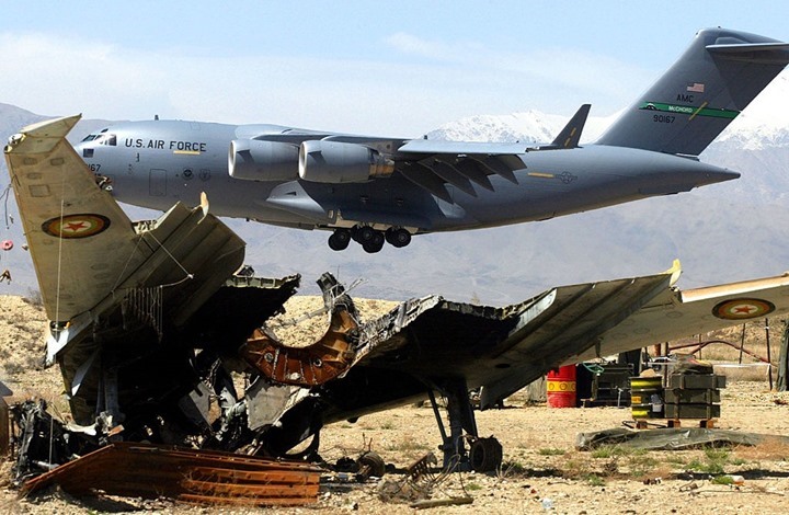 قاعدة الغزو الأمريكي "باغرام" في قبضة طالبان (شاهد)