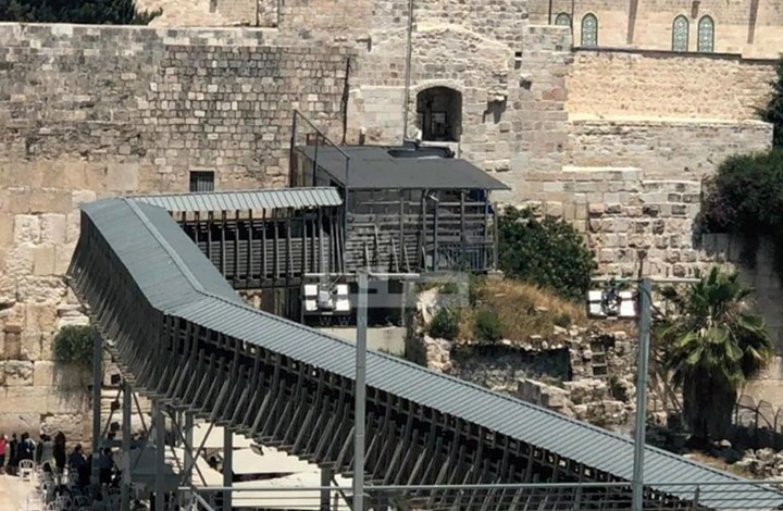 الاحتلال يصدر مناقصة سرية لإعادة بناء جسر باب المغاربة