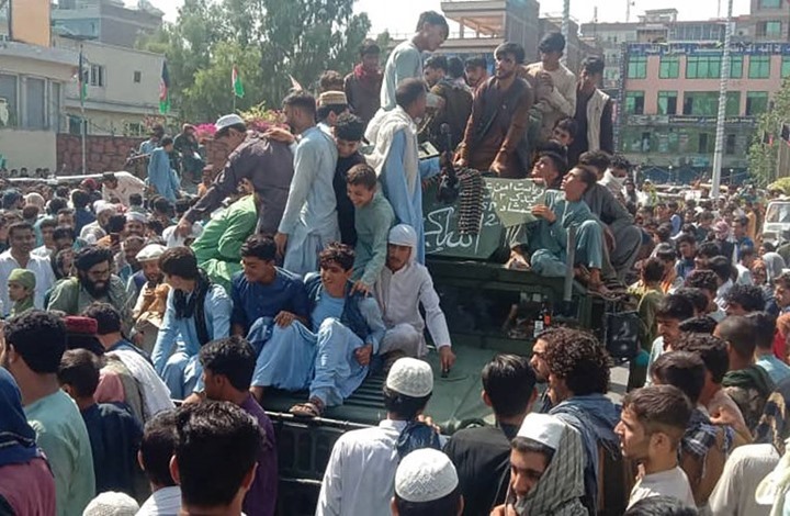 قلق دولي متصاعد.. وعمليات إجلاء سريعة من أفغانستان