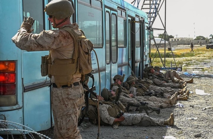 سيناتور أمريكي: فكرة احتلال الدول للقضاء على الإرهاب هراء