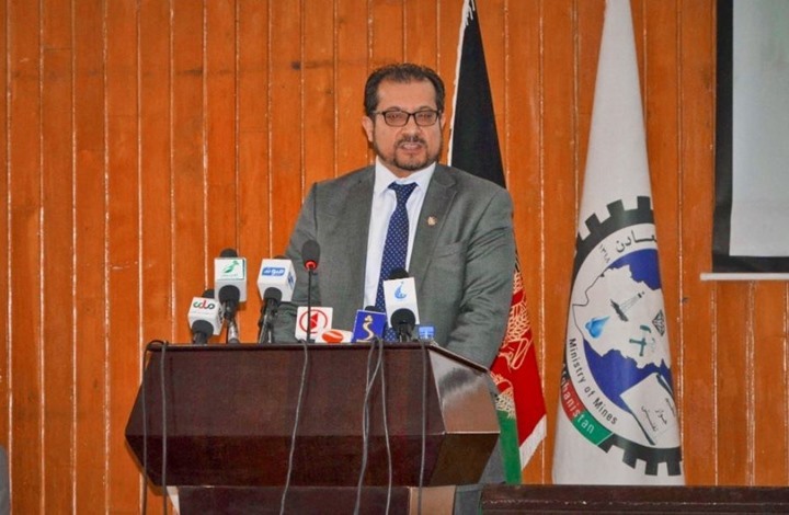 وزير أفغاني سابق يتحول لموزع بيتزا في ألمانيا (فيديو)