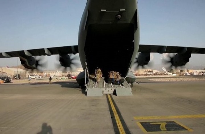 الجيش الأمريكي يعطب طائرات ومدرعات قبل إخلائه مطار كابول