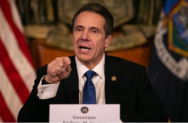 حاكم نيويورك يعلن استقالته بعد اتهامه بالتحرش بـ 11 امرأة