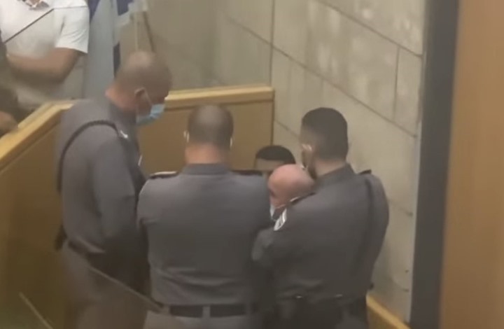 إجراءات خاصة في محاكمة الأسرى لمنعهم من الكلام والتعبير