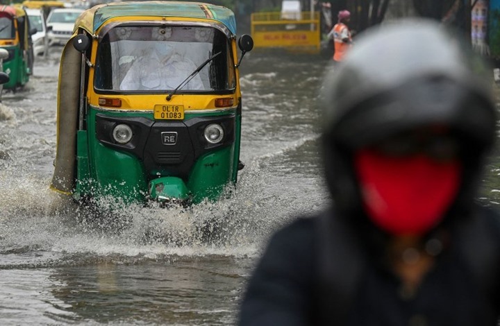 أمطار غير مسبوقة تغرق مطار دلهي وتشلّ حركة الطيران (شاهد)