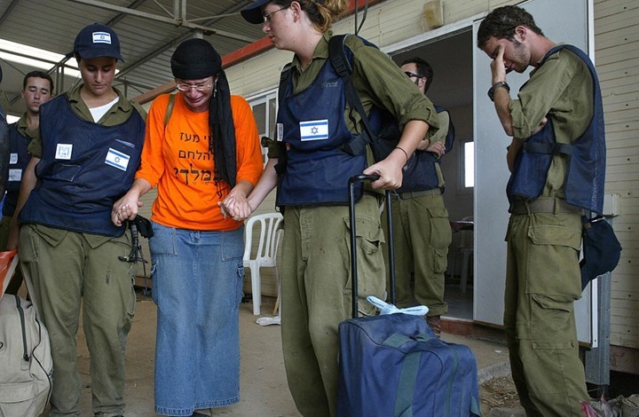 محللون يتحدثون بذكرى "هروب" الاحتلال من غزة في 2005