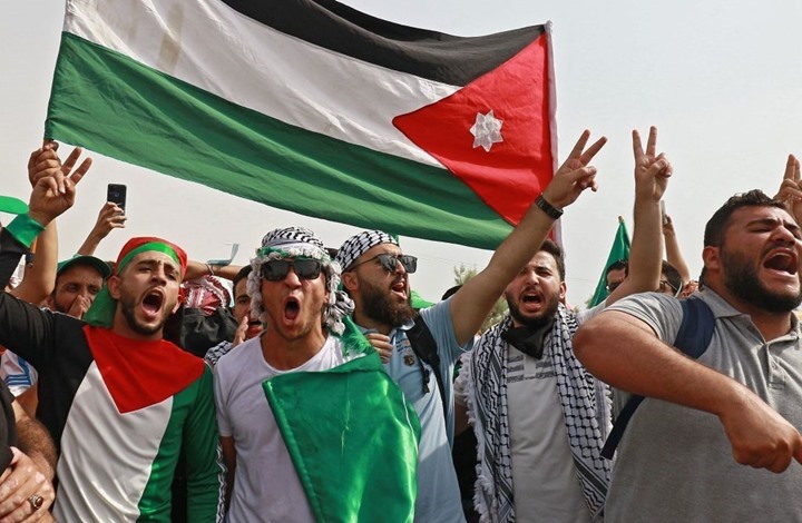 حذف اسم "فلسطين" من خريطة بكتاب مدرسي يثير جدلاً بالأردن