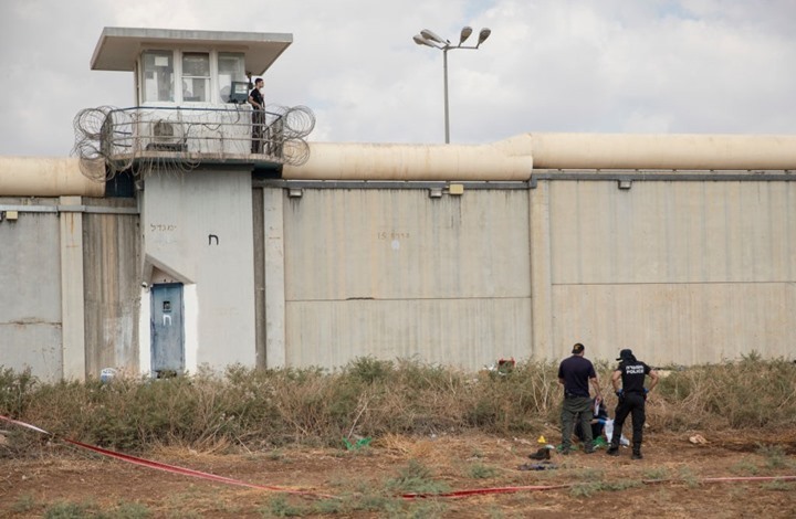 هذا ما قالته والدة كل من محمود ومحمد العارضة عقب الاعتقال