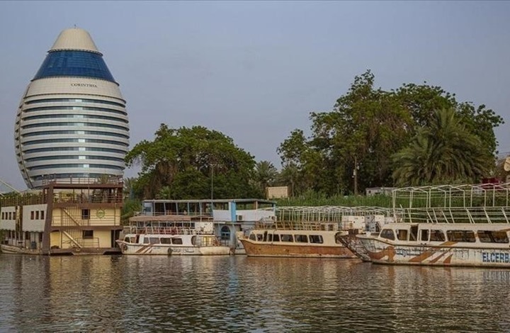 السودان يعلق صدور صحيفتين على خلفية نشر دعوة لاحتجاجات