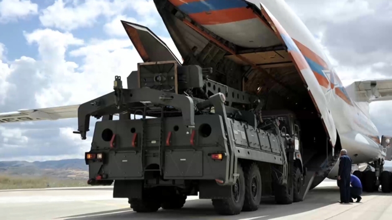 رغم الاعتراضات الأميركية.. تركيا تتسلم منظومة أس 400