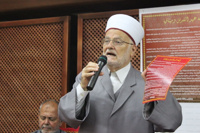 d8b4-2 عكرمة صبري رئيس الهيئة الإسلامية العليا وخطيب المسجد الأقصى المبارك(الجزيرة نت)