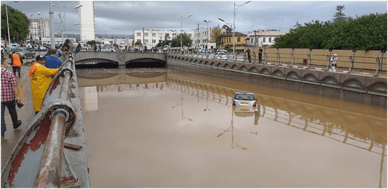 أمطار غزيرة تغرق العاصمة الجزائرية
