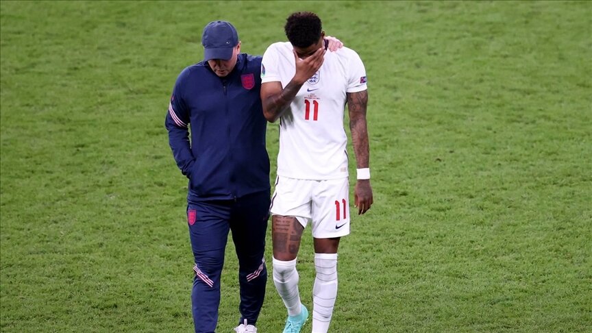 قدم.. إدانة للإساءات العنصرية بحق لاعبي إنجلترا عقب نهاية اليورو