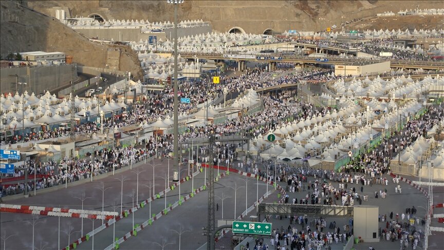 ضيوف الرحمن ينفرون إلى مزدلفة بعد قضاء ركن الحج الأعظم