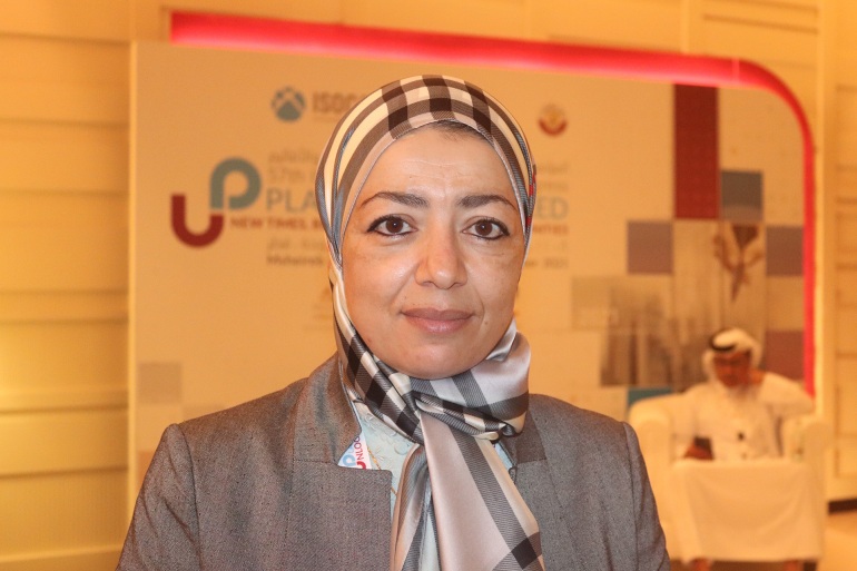 هبة نور الدين ترى أن المرأة العمرانية تعاني من أجل تحقيق النجاح