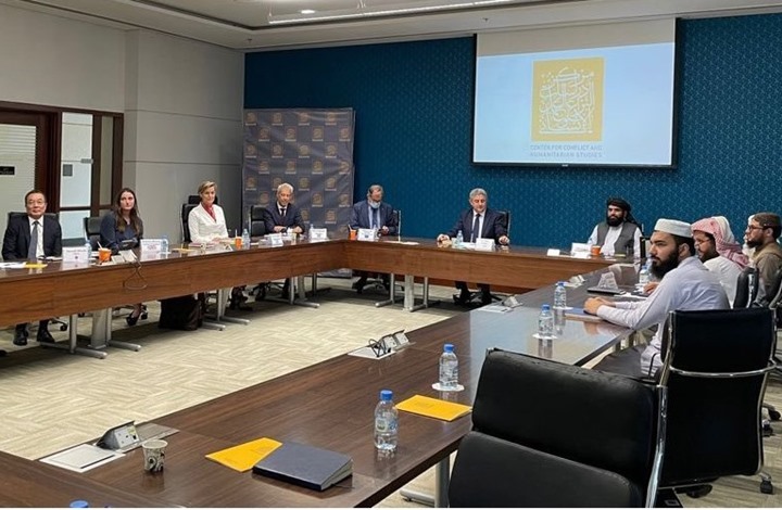طالبان تلتقي سفراء أجانب بقطر.. وتعهد بمواصلة المساعدات