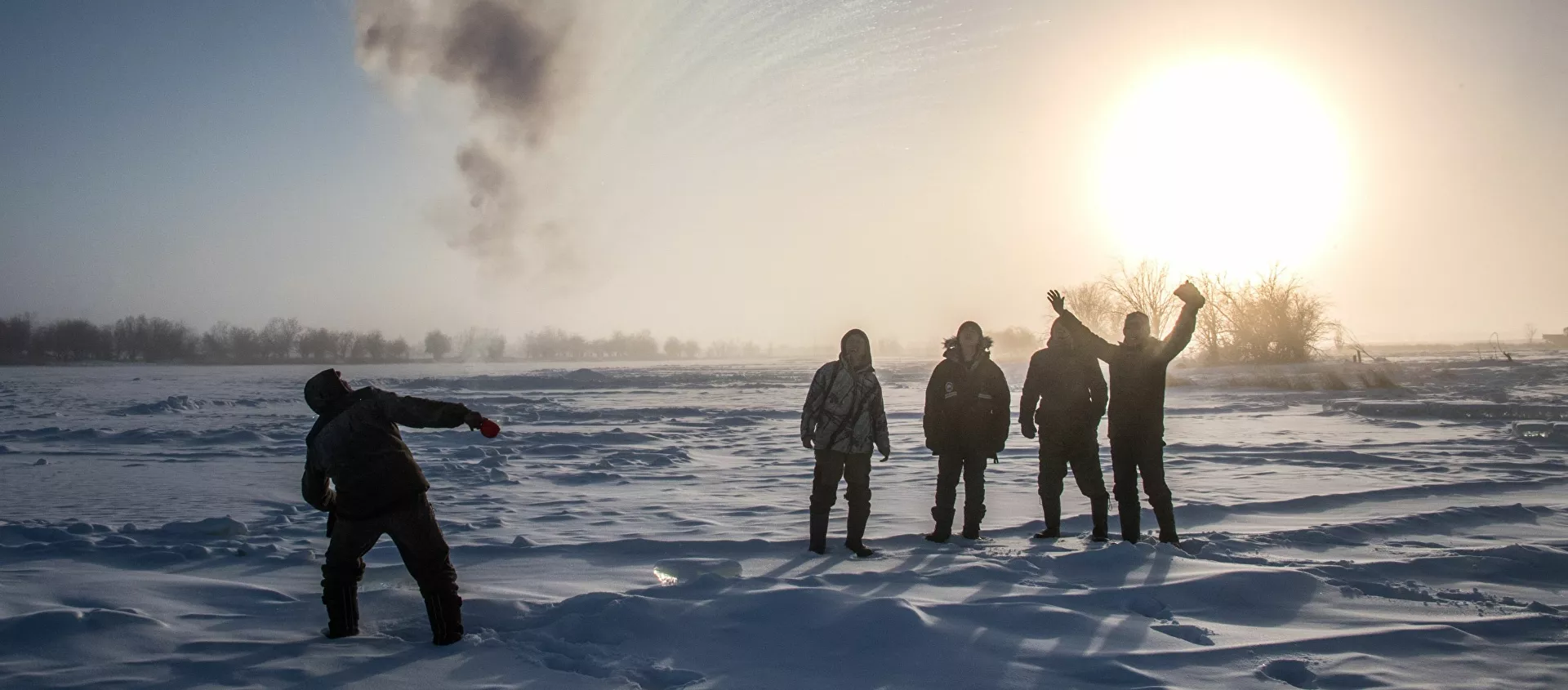 سكان إحدى القرى، على بعد 70 كيلومترا من مدينة ياكوتسك الروسية، حيث انخفضت درجة حرارة الجو  إلى 41 درجة تحت الصفر - سبوتنيك عربي, 1920, 15.07.2021