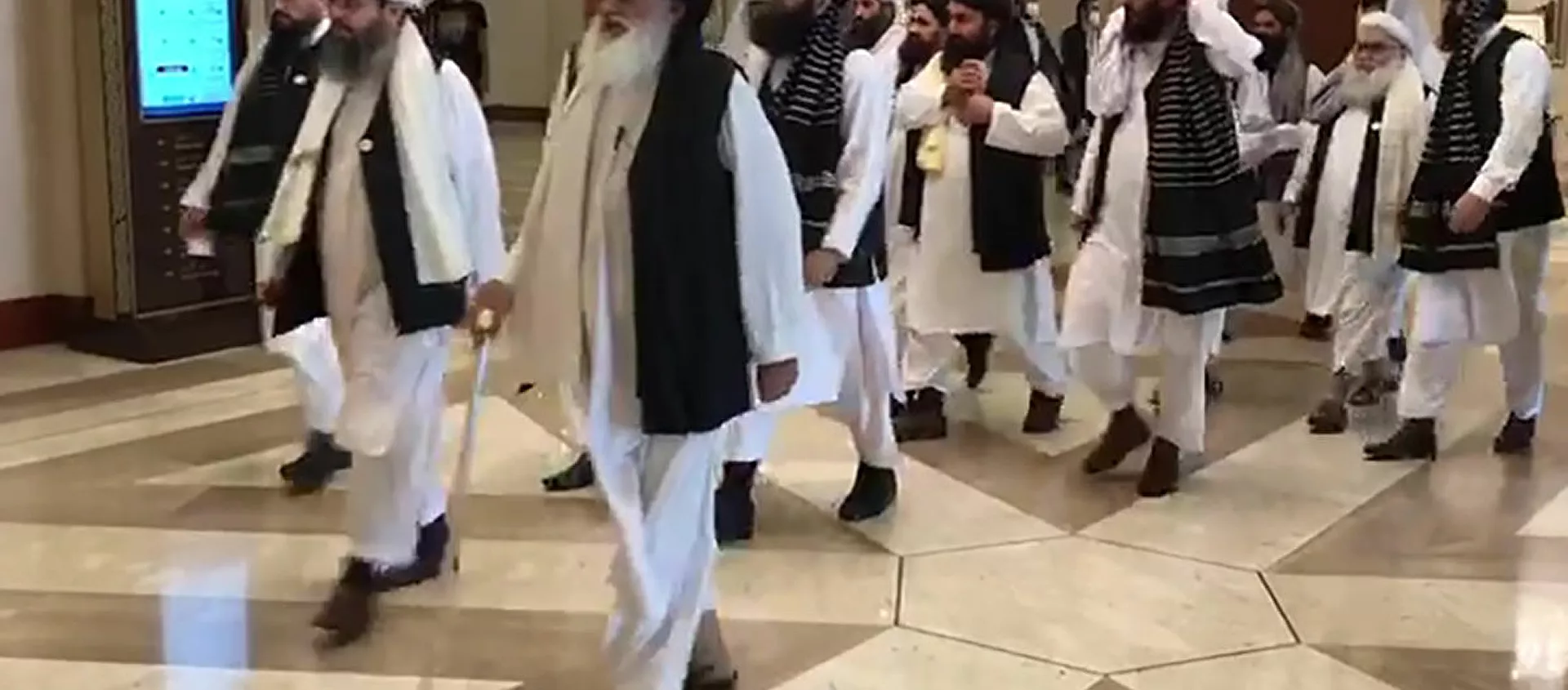 الجلسة الافتتاحية لمفاوضات السلام بين الحكومة الأفغانية وحركة طالبان، المنعقدة في الدوحة، قطر 12سبتمبر 2020 - سبوتنيك عربي, 1920, 10.06.2021