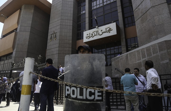 حكومة السيسي تمنع الموظفين من اللجوء للقضاء ضدها