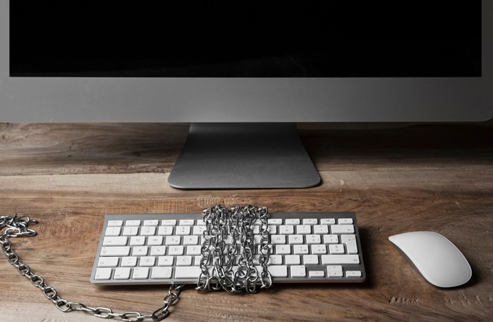 "العفو الدولية": الجزائر تضيق الخناق على الصحفيين والحقوقيين