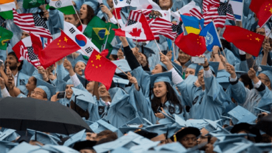 اميركا تطالب المبتعثين الأجانب بالمغادرة