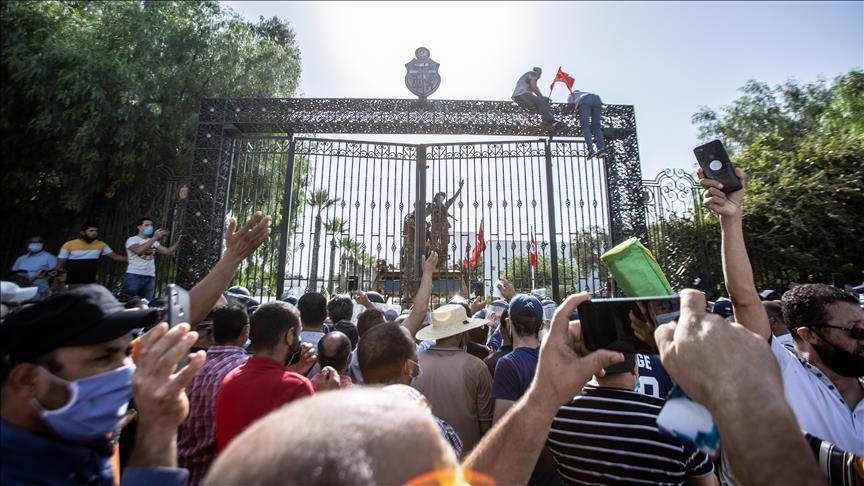 تونس.. إعفاء مدير المخابرات "الأزهر لونقو" من منصبه