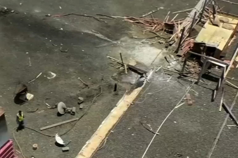 3c5e51fa-0d3f-4501-9154-de9f60fc1dbb-1 الحوثيون يعلنون استهداف مطار أبها بطائرة مسيرة