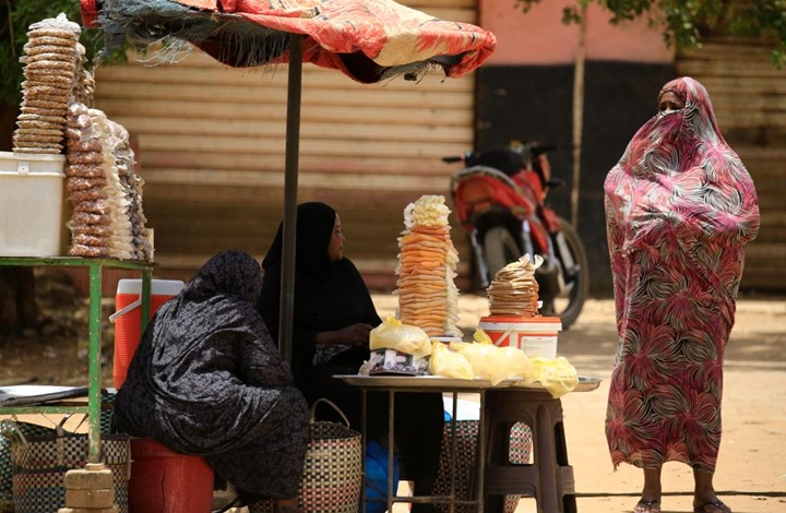 52020374013117-1 شح بالوقود والقمح في السودان جراء أزمة الشرق