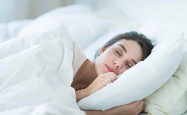 d8aad981d8b3d98ad8b1-d8b1d8a4d98ad8a9-d8aed8a7d8b7d8a8-d985d8acd987d988d984-d981d98a-d8a7d984d985d986d8a7d985-d984d984d8b9d8b2d8a8d8a7d8a1-650x400-1 تفسير رؤية خاطب مجهول في المنام للعزباء