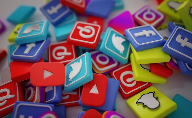 ما هي تطبيقات التواصل الاجتماعي