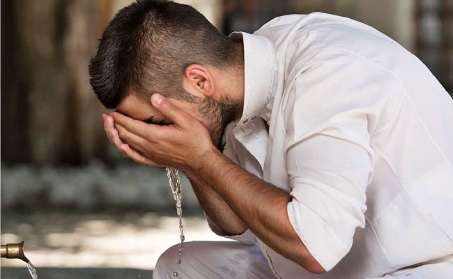 من زاد على ثلاث في الوضوء فقد أساء