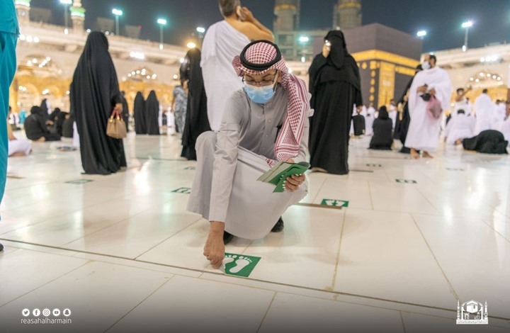 إنهاء قواعد "التباعد" بين المصلين في الحرمين (شاهد)