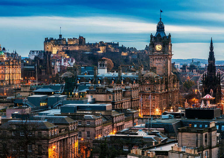 تعرض عدة أشخاص لعملية طعن في غلاسكو الاسكتلاندية