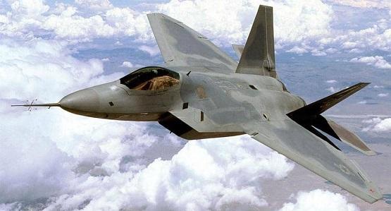 مواجهة بين الجوارح الأميركية ومقاتلتين روسيتين