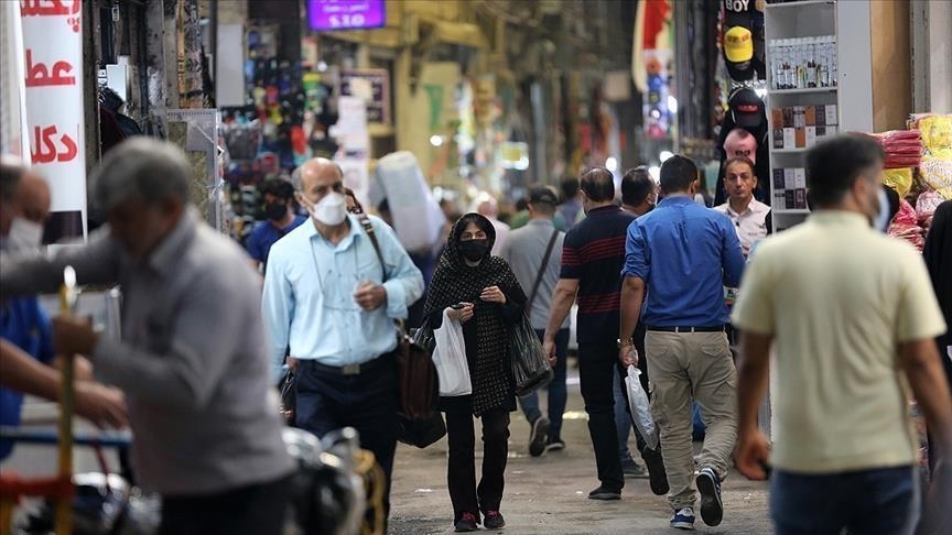 كورونا.. إيران تغلق المحال التجارية غير الأساسية 6 أيام