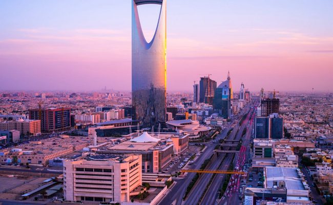 كم تبعد المدينه عن الرياض