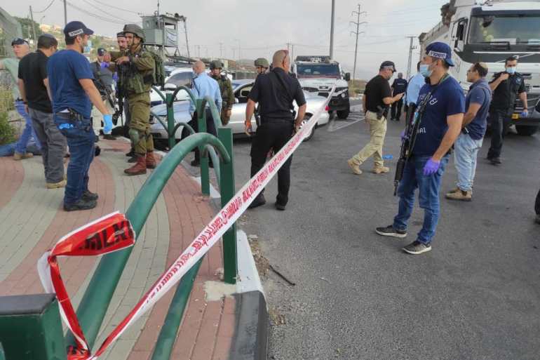 فيما ادعى الاحتلال انها عملية دهس..اصابة فلسطيني بجروح خطيرة وجنديين إسرائيليية جنوب نابلس