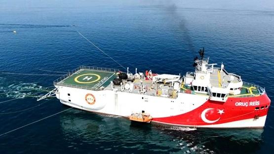 باريس تندد باعتداء زوارق تركية