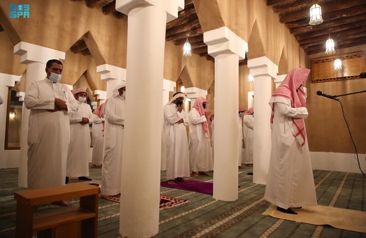 السعودية تخصص خطبة الجمعة لمهاجمة "السرورية".. وجدل